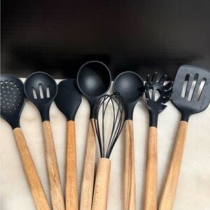 Home Hero Black Silicone Utensil Set of 8 Wood Handles
